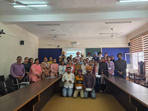  2026-03-05 Government College Retired Teachers Welfare Association Punjab Distributed Scholarship Cheques To 17 Students